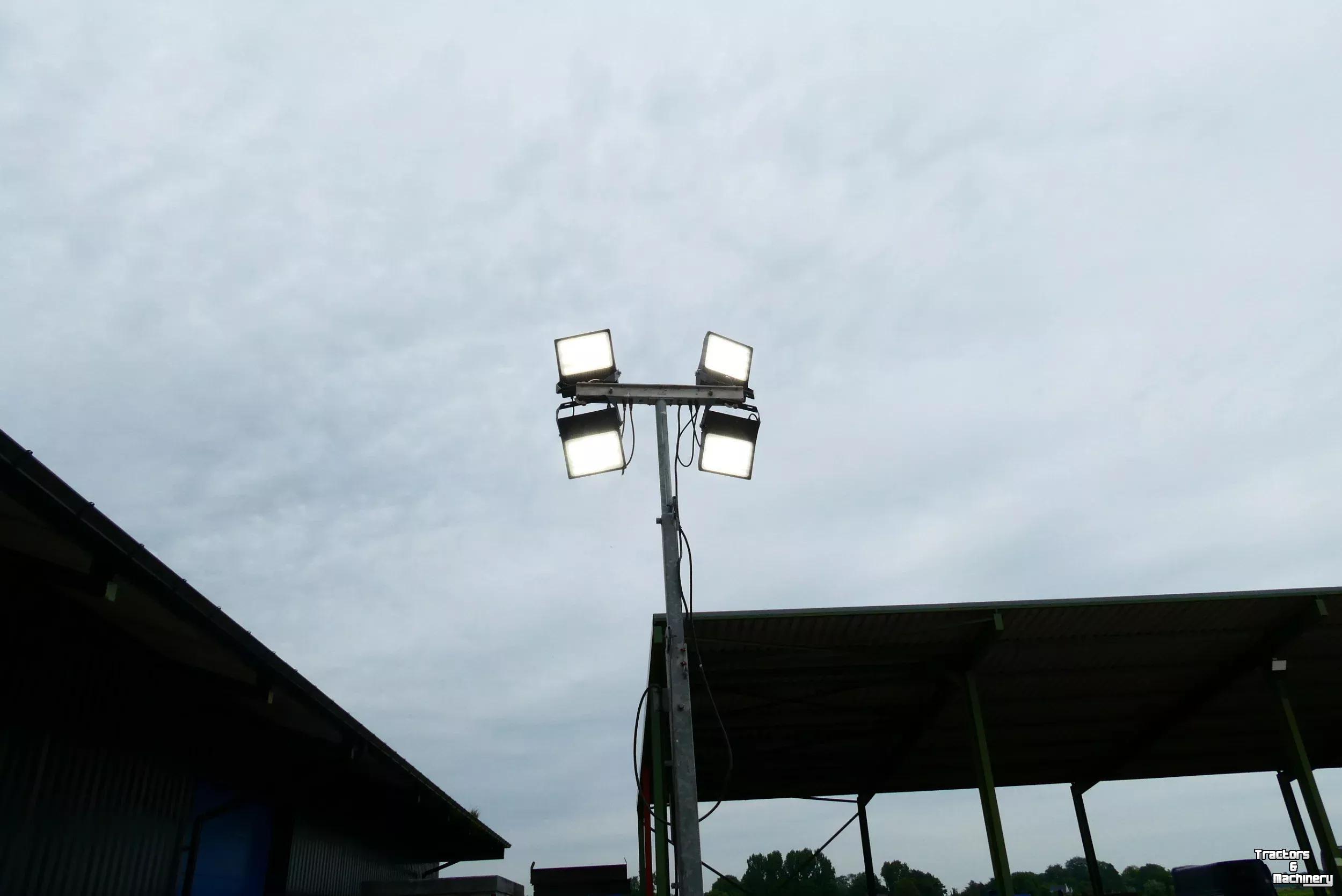 Sonstige Baumaschinen, Erdbewegungsmaschinen und Zubehör  Lichtmast