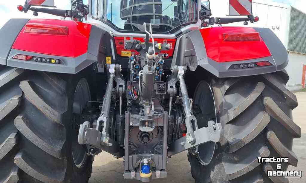 Schlepper / Traktoren Massey Ferguson 8S.225 DYNA-VT EXCLUSIVE