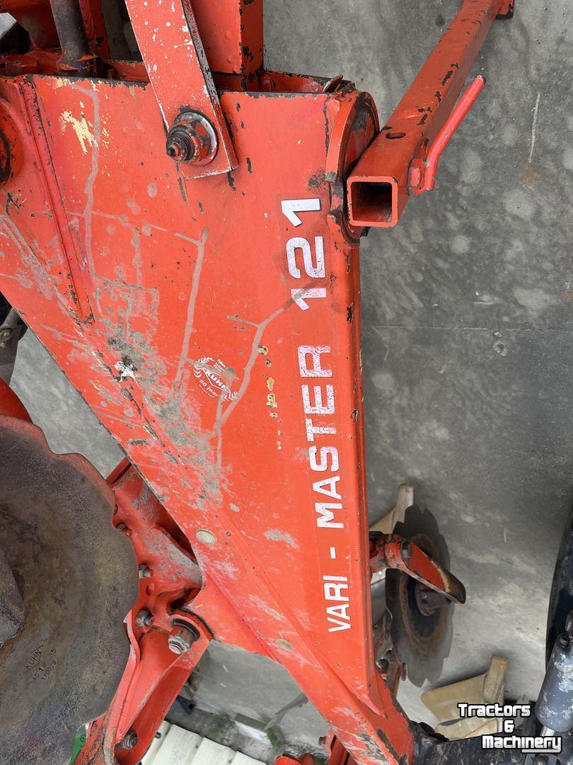 Pflüge Kuhn VARI MASTER 121