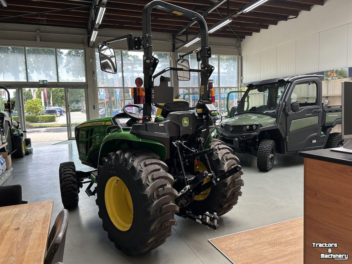 Obsttraktor John Deere 3038E