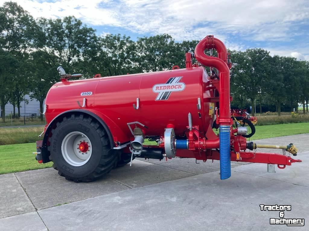 Gülletankwagen / Güllefässer Redrock Mesttank 2500