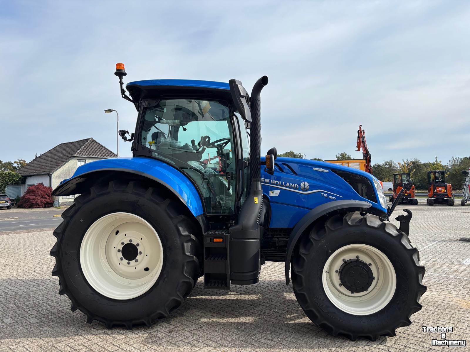 Schlepper / Traktor New Holland T6 180 AC