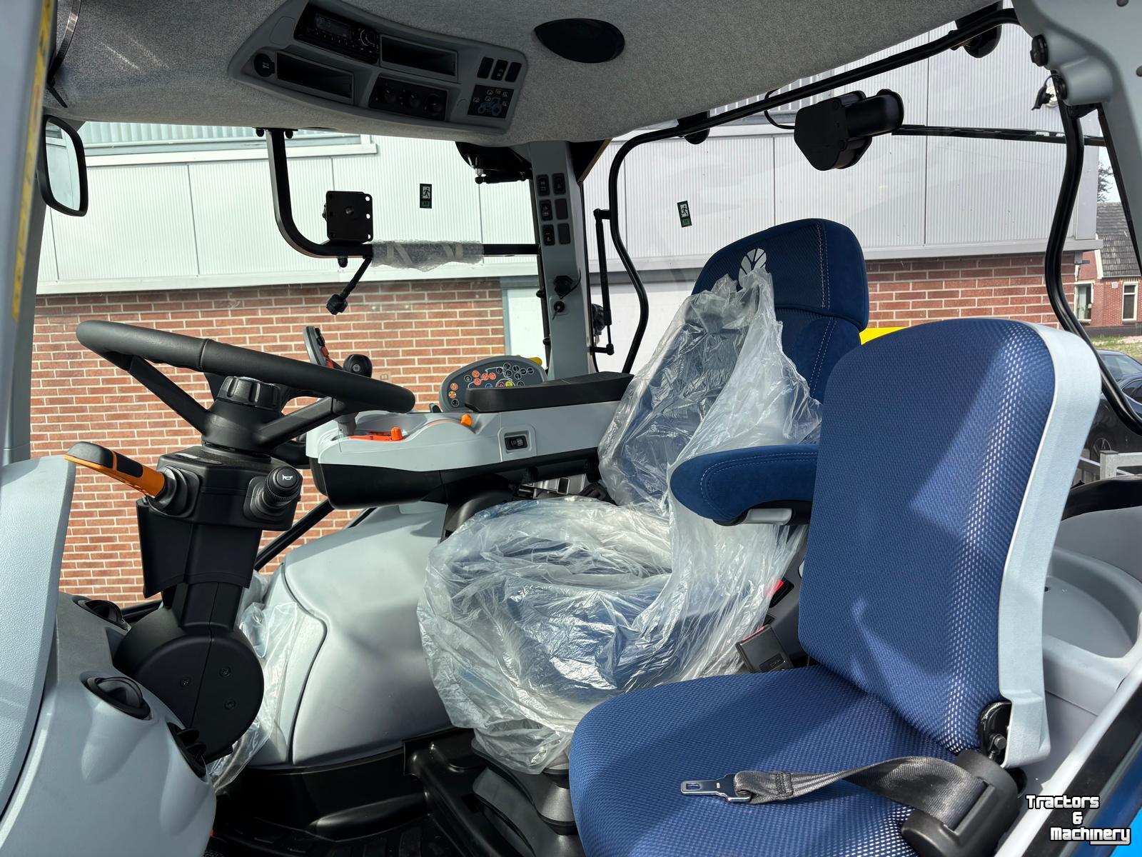 Schlepper / Traktor New Holland T6 180 AC