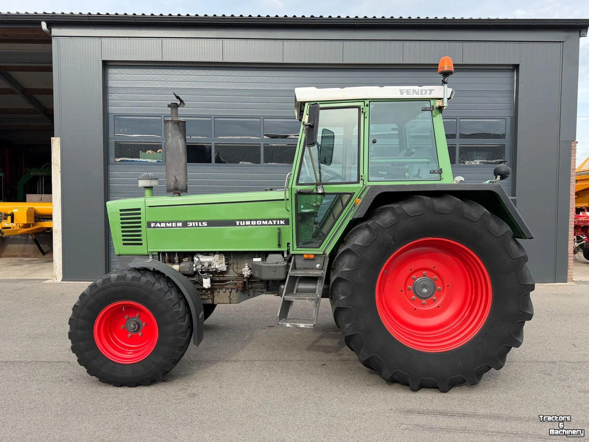Schlepper / Traktor Fendt Farmer 311 LS Turbomatik