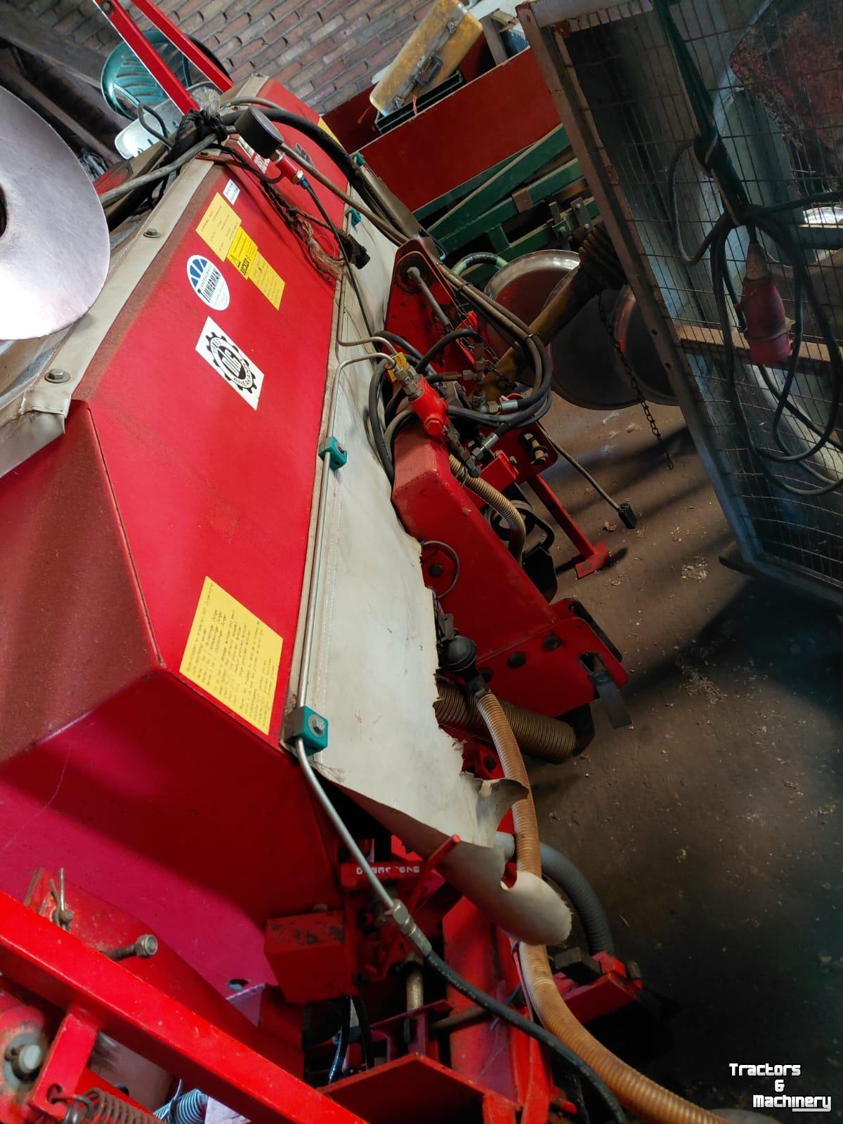 Drillmaschine Becker 6 rij maiszaaier