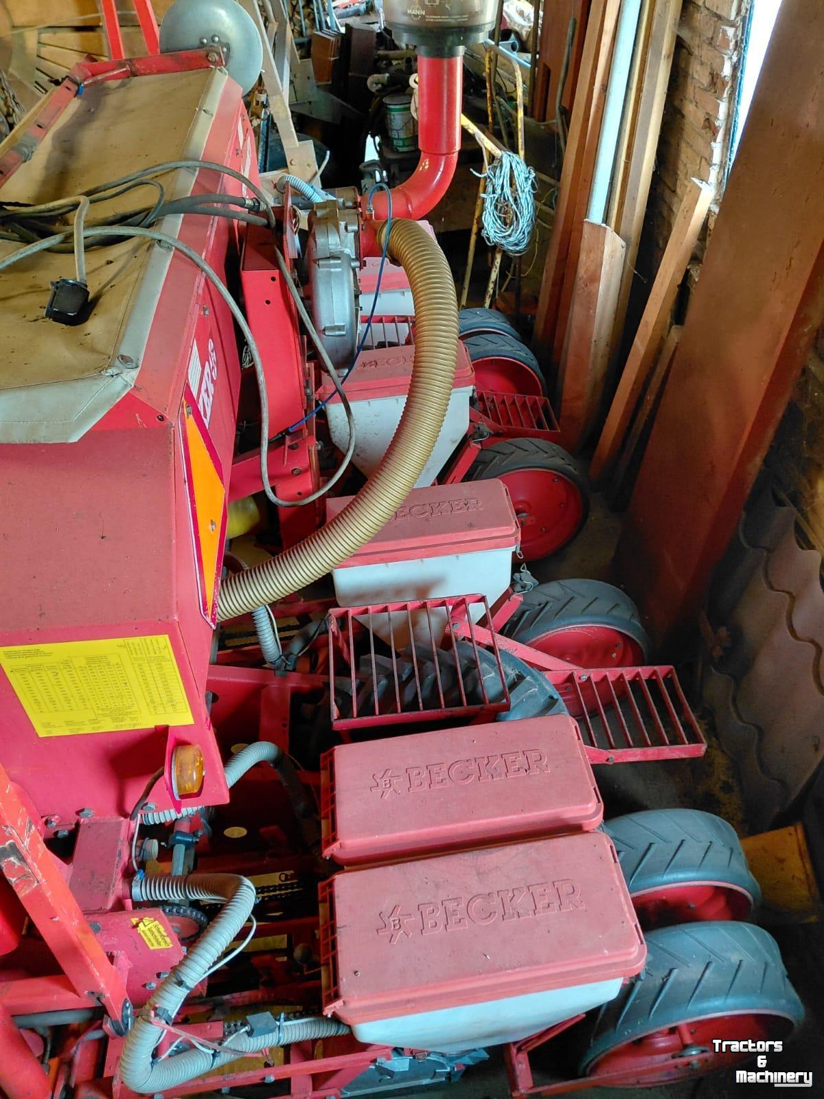 Drillmaschine Becker 6 rij maiszaaier