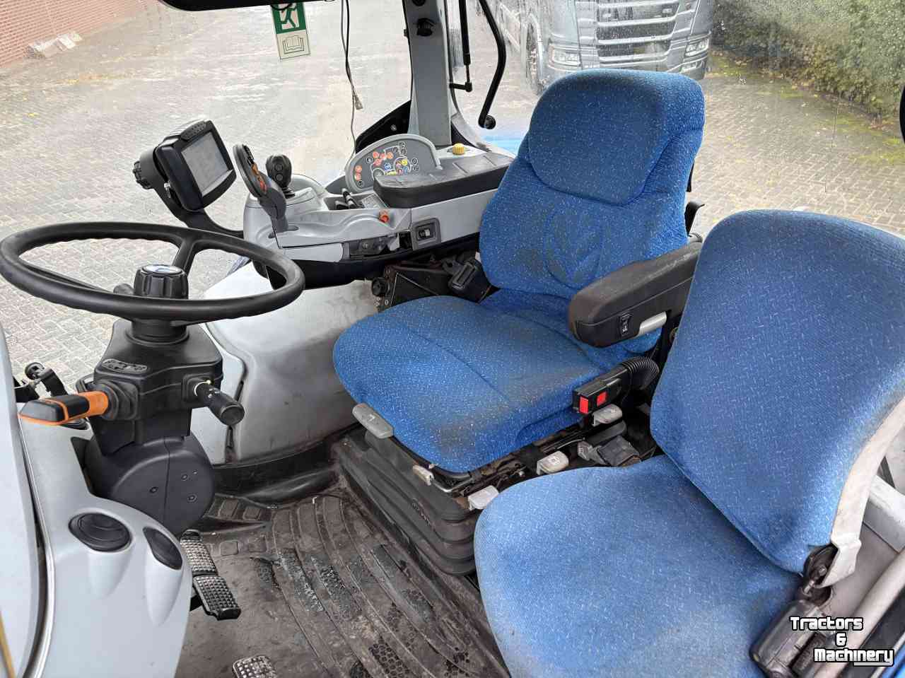 Schlepper / Traktor New Holland T7060 autocommand