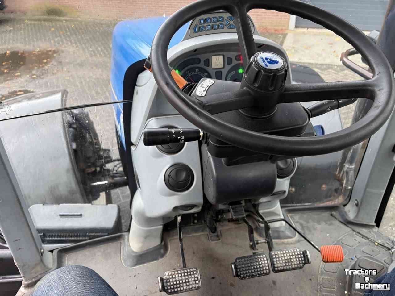 Schlepper / Traktor New Holland T7060 autocommand