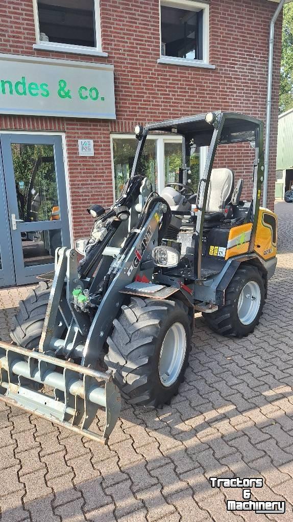 Radlader Giant G2700E