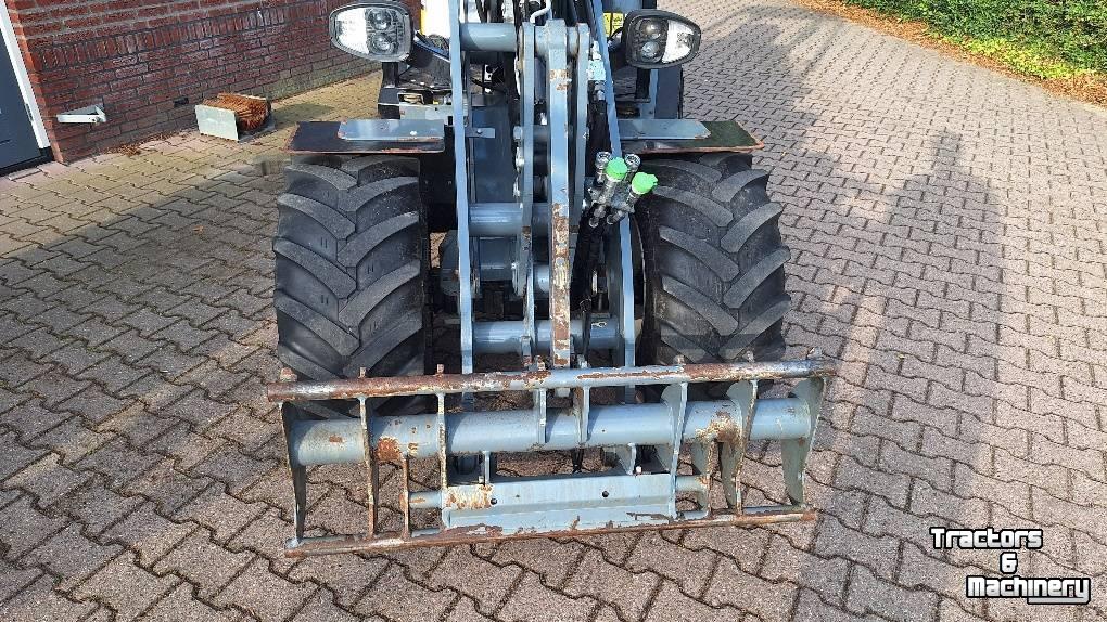 Radlader Giant G2700E