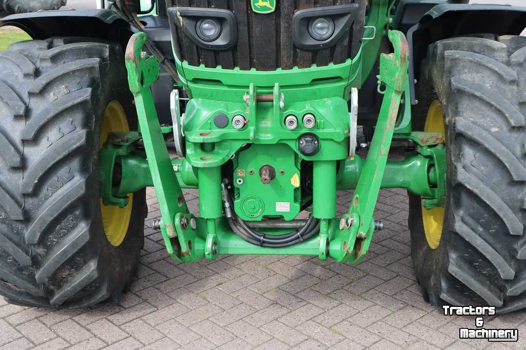 Schlepper / Traktoren John Deere 6115M