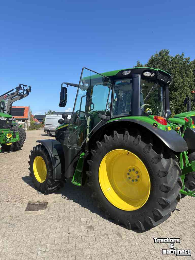 Schlepper / Traktor John Deere 6100M