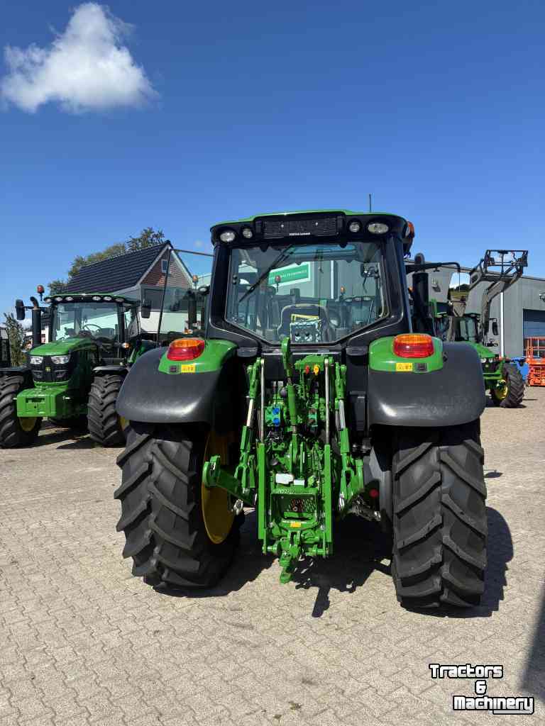 Schlepper / Traktor John Deere 6100M