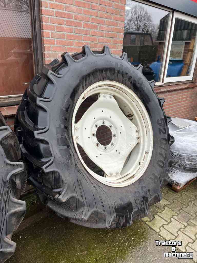 Räder, Reifen, Felgen & Distanzringe Mitas AC70 520/70R38 en 420/70R28 wielen