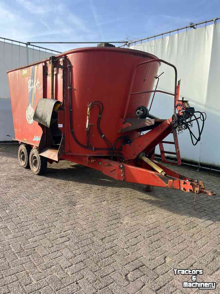 Futtermischwagen Vertikal Peecon Biga Twin Eco 15 m3 voermengwagen