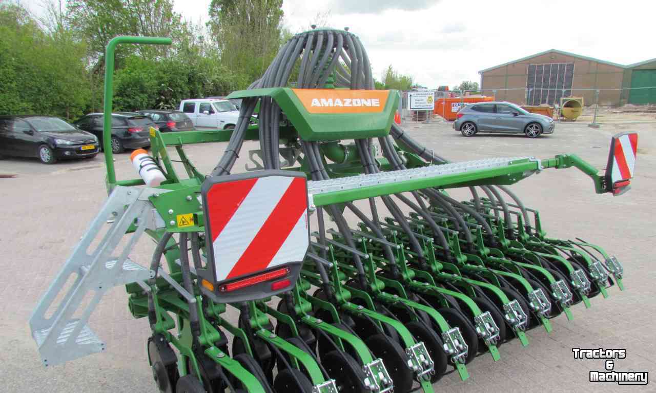 Drillmaschine Amazone Avant 3002 Aanbouwzaaimachine