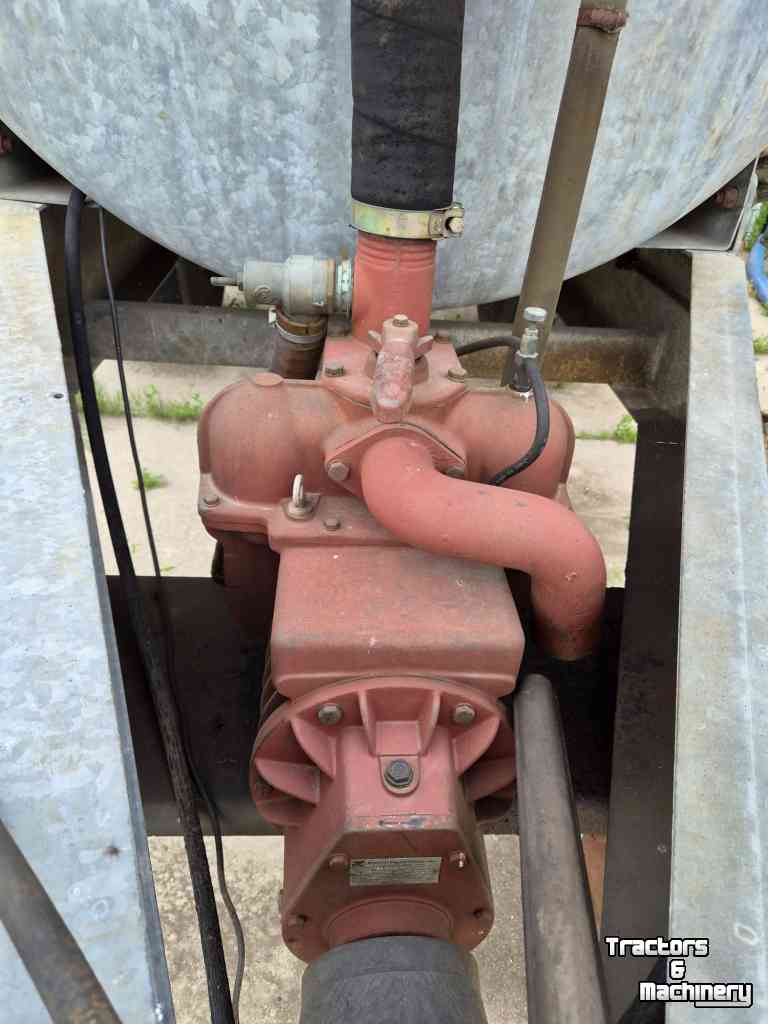 Gülletankwagen / Güllefässer Peecon giertank, vacuumtank, 6000 liter