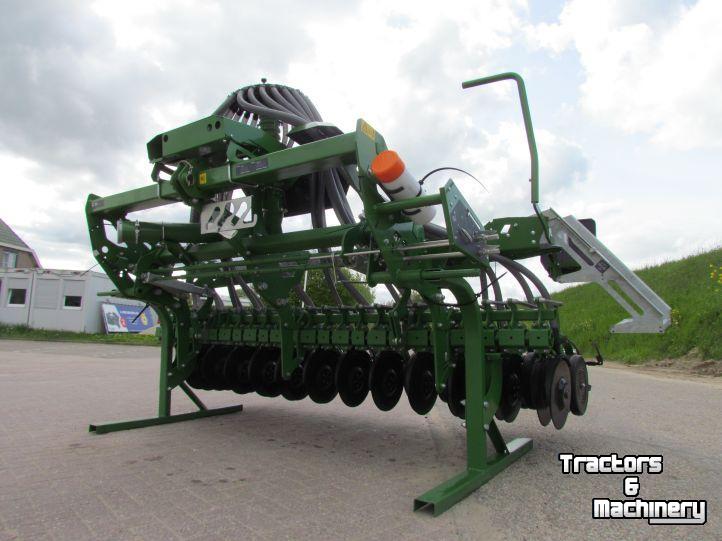 Drillmaschine Amazone Avant 3002 Aanbouwzaaimachine