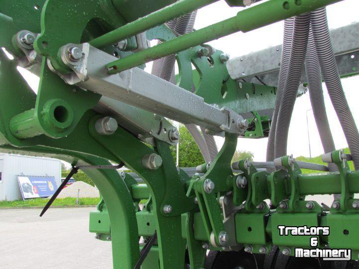 Drillmaschine Amazone Avant 3002 Aanbouwzaaimachine