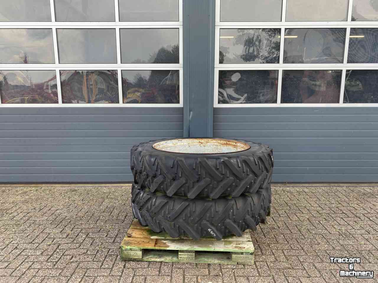 Räder, Reifen, Felgen & Distanzringe Kleber Dubbellucht 13.6R38
