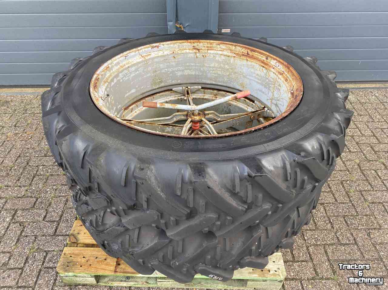 Räder, Reifen, Felgen & Distanzringe Kleber Dubbellucht 13.6R38