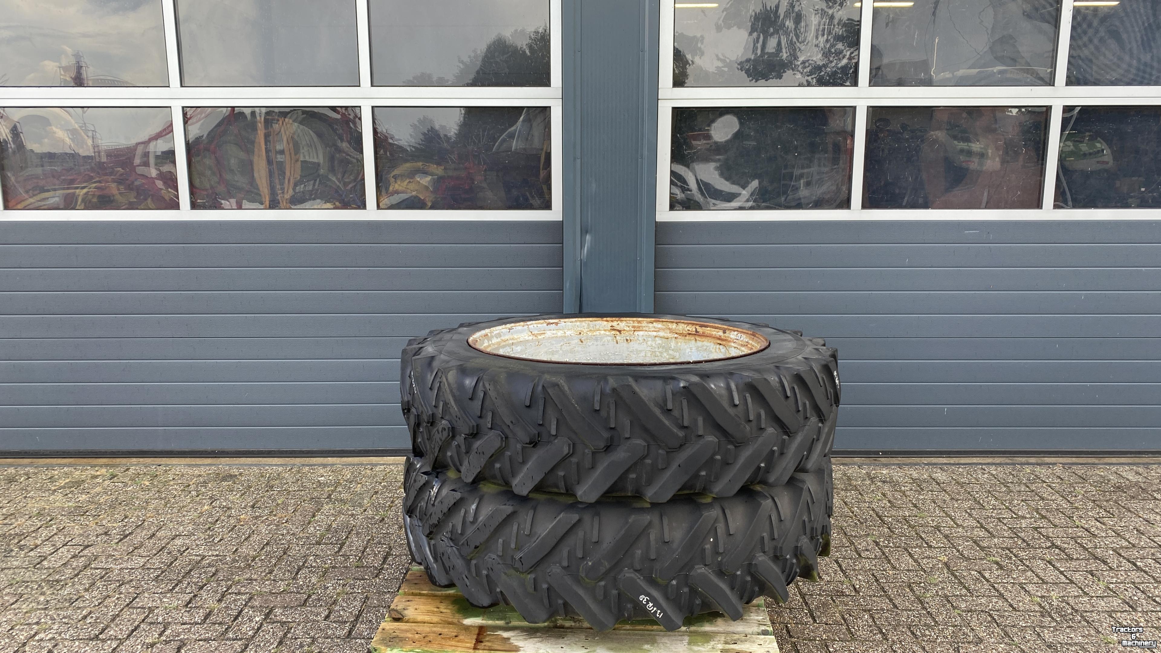 Räder, Reifen, Felgen & Distanzringe Kleber Dubbellucht 13.6R38