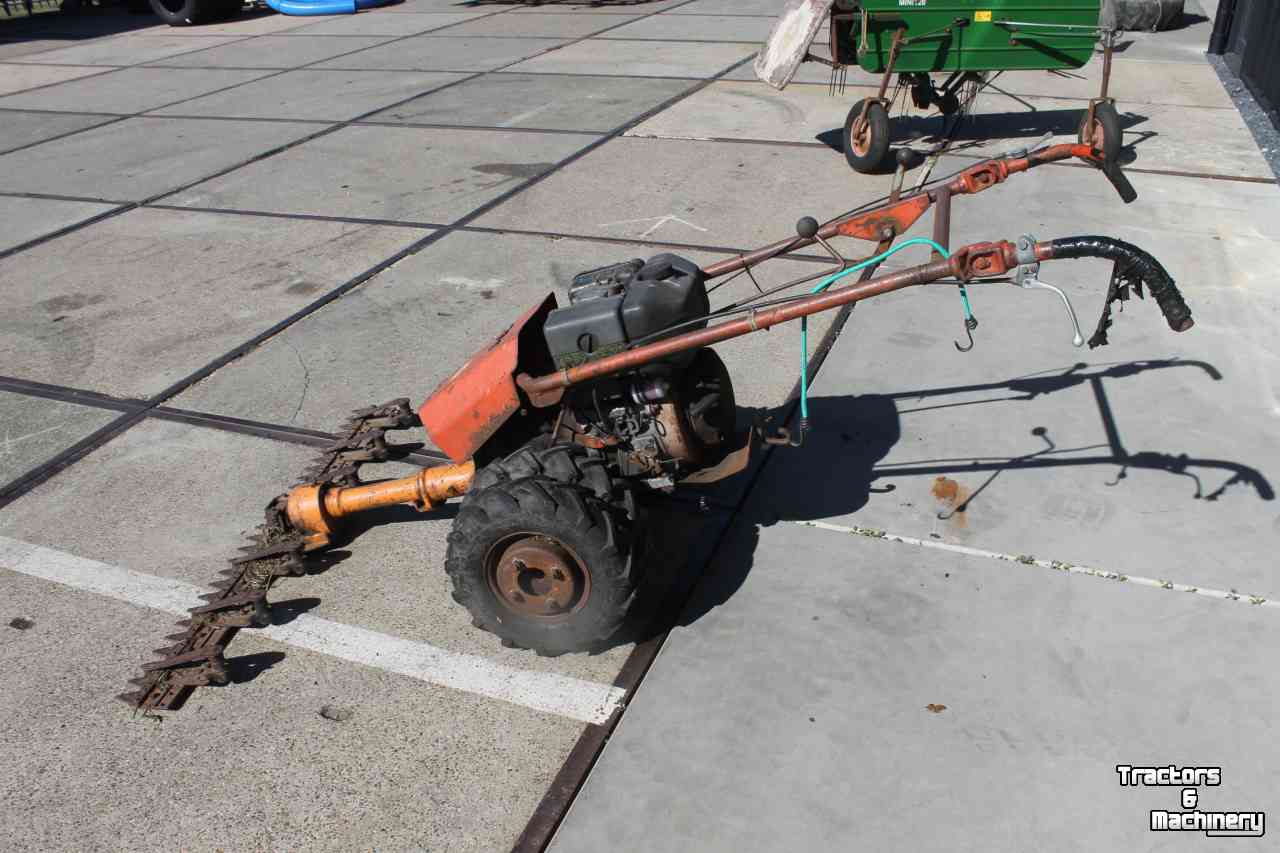 Einachser Traktor Bucher M300 2-wielige trekker 2-wieler tractor met maaibalk