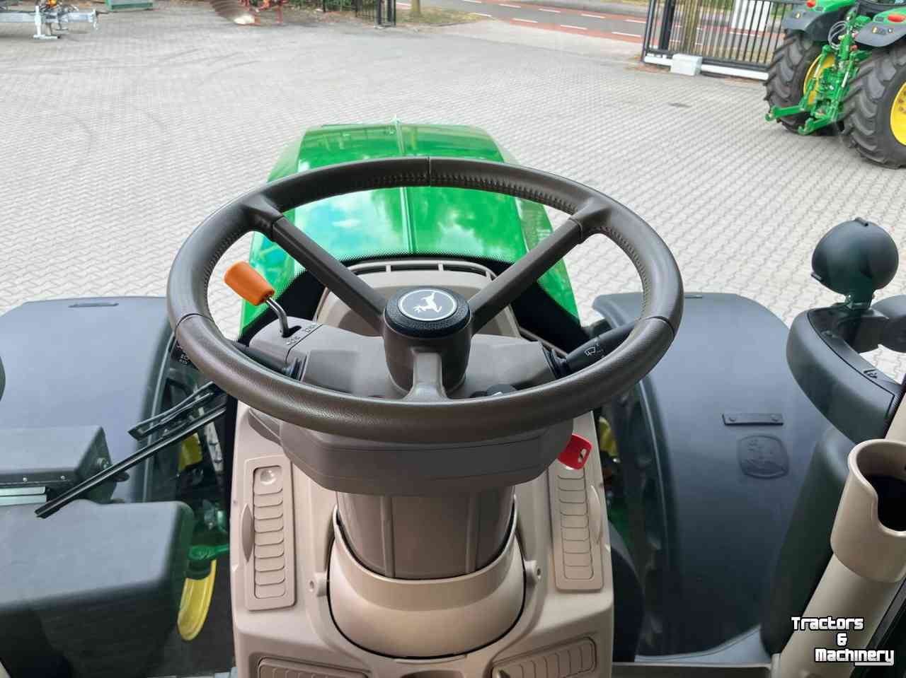 Schlepper / Traktor John Deere 6R 175