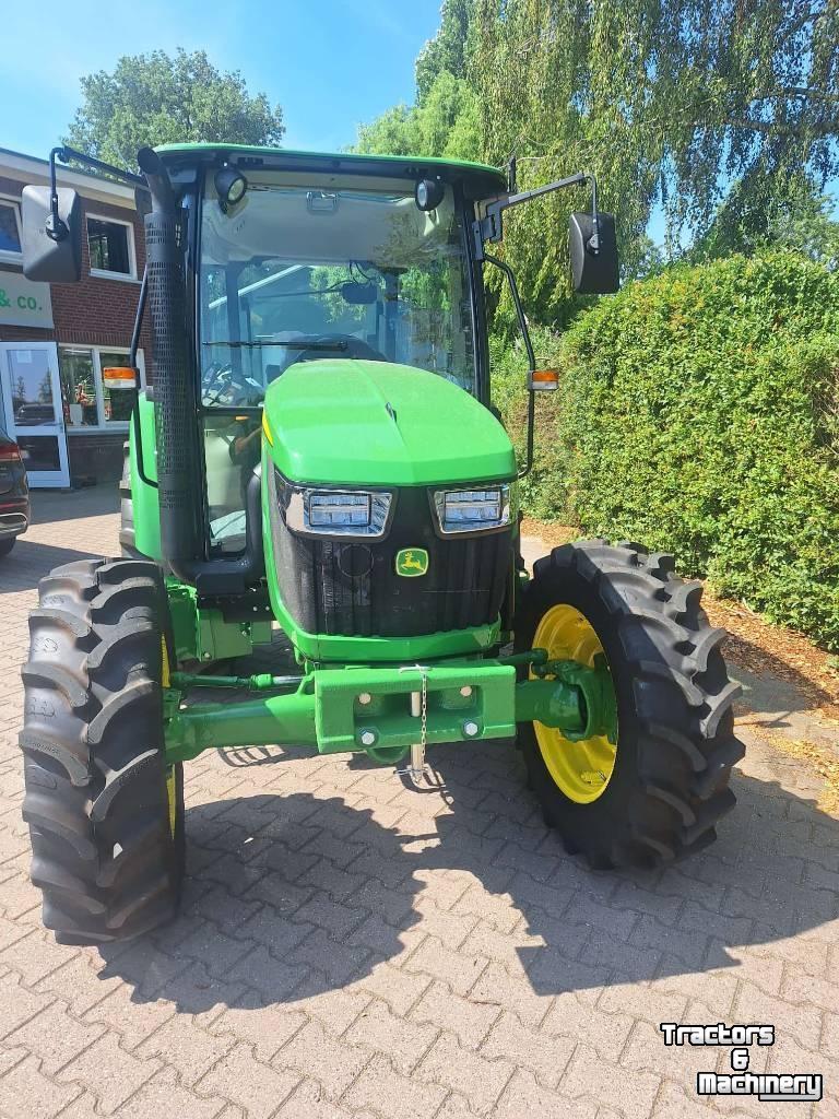 Schlepper / Traktor John Deere 5075 E