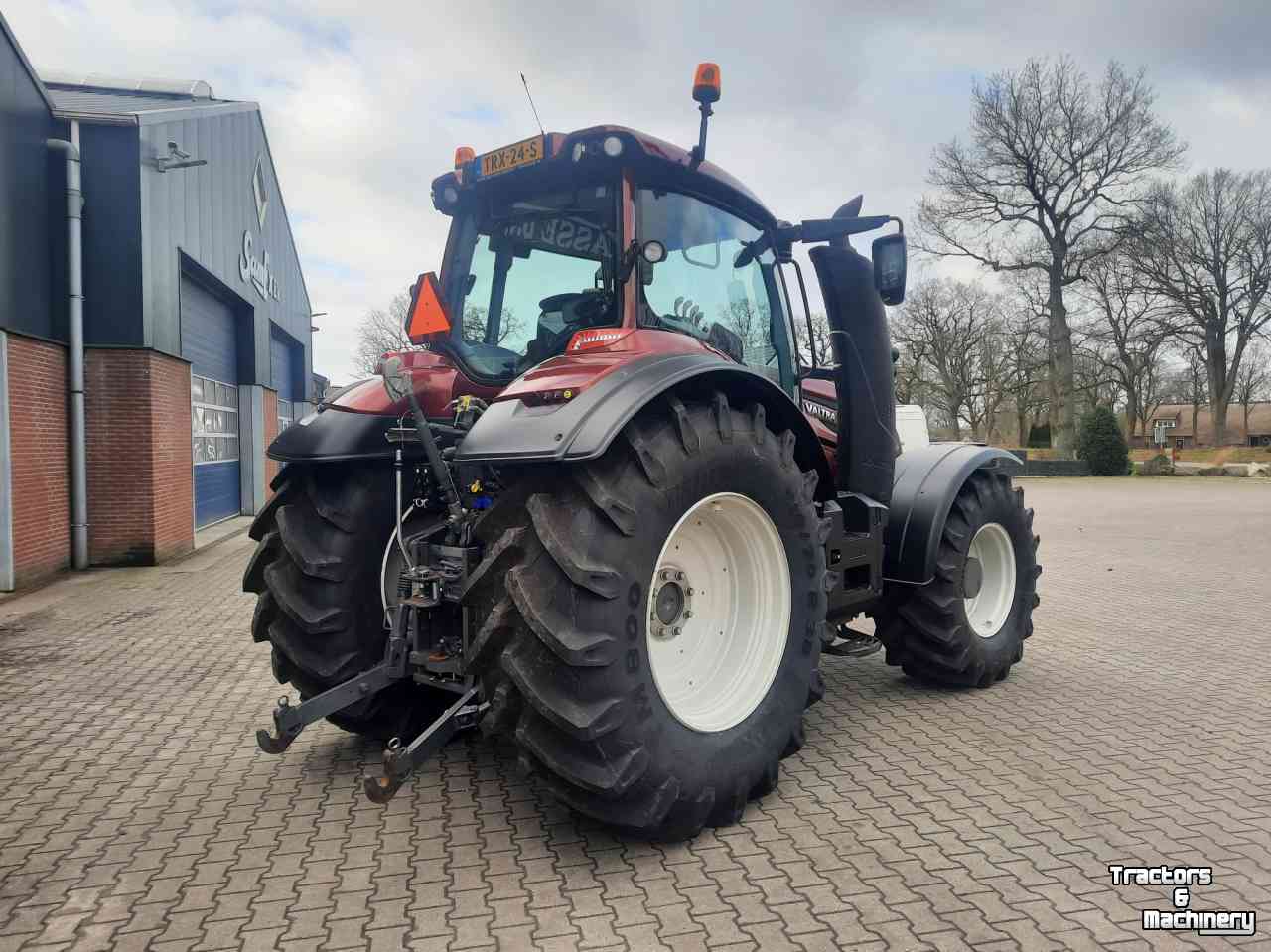 Schlepper / Traktor Valtra T144 Active
