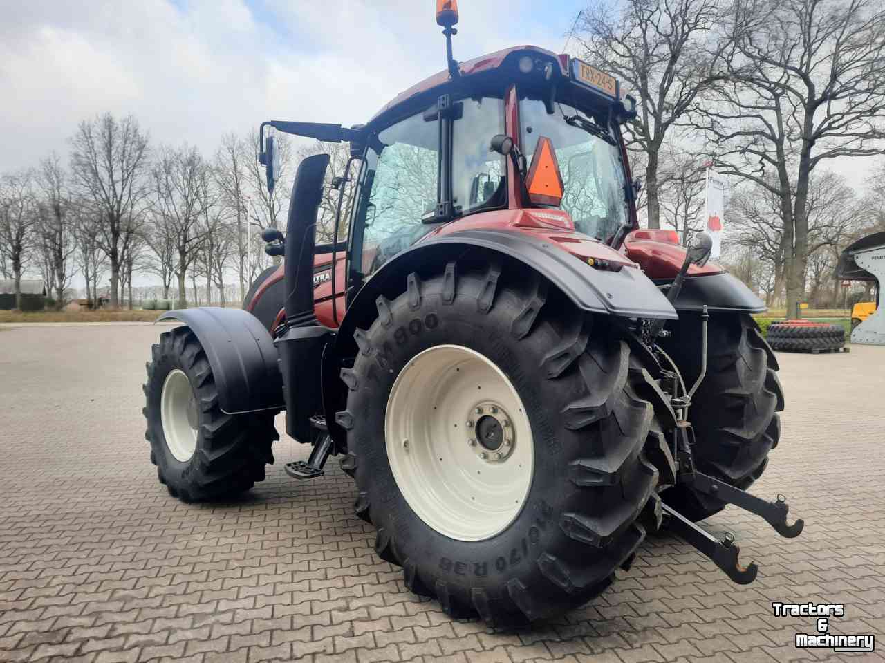 Schlepper / Traktor Valtra T144 Active