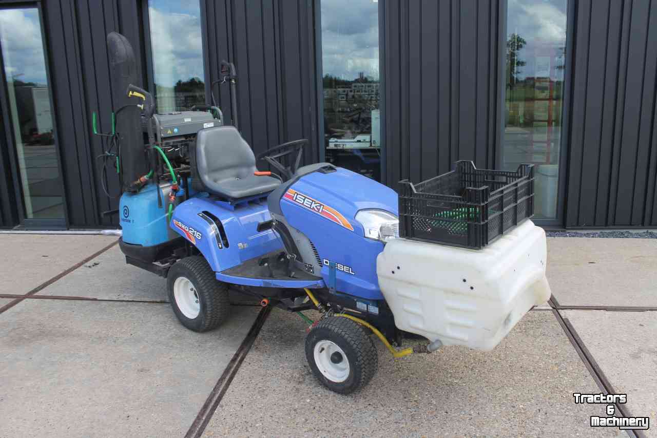 Gartentraktoren Iseki SXG216H diesel hydrostaat minitrekker met Weedmaster onkruidkoker heetwatermachine