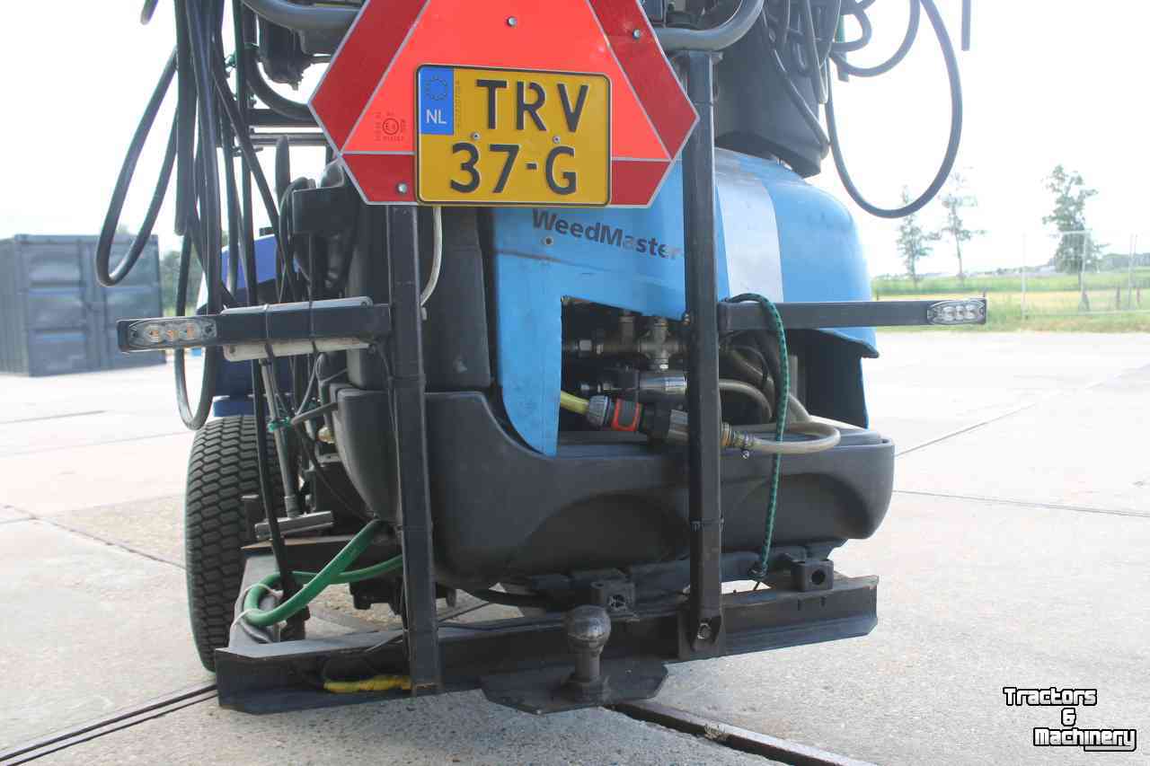 Gartentraktoren Iseki SXG216H diesel hydrostaat minitrekker met Weedmaster onkruidkoker heetwatermachine