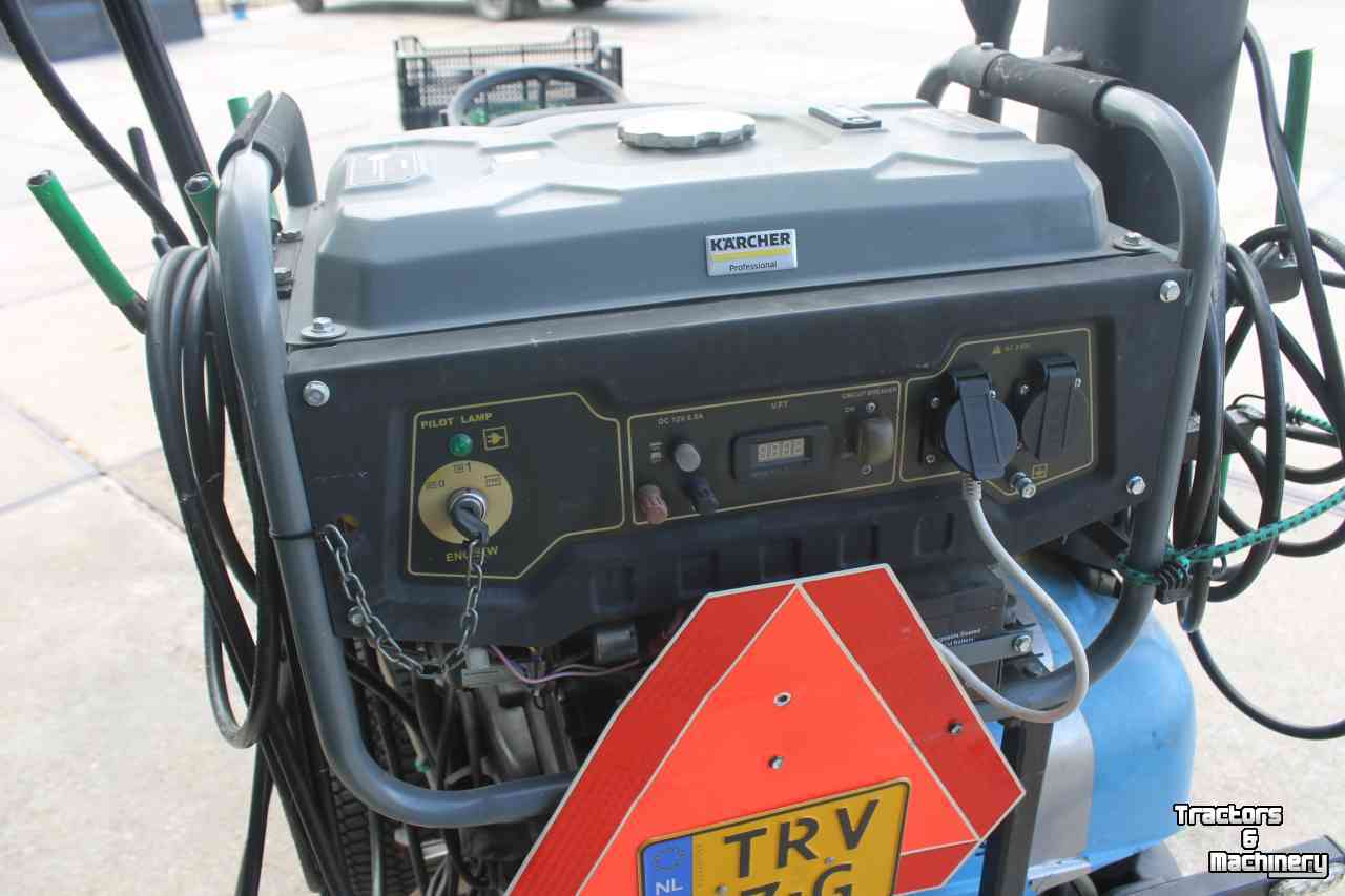 Gartentraktoren Iseki SXG216H diesel hydrostaat minitrekker met Weedmaster onkruidkoker heetwatermachine