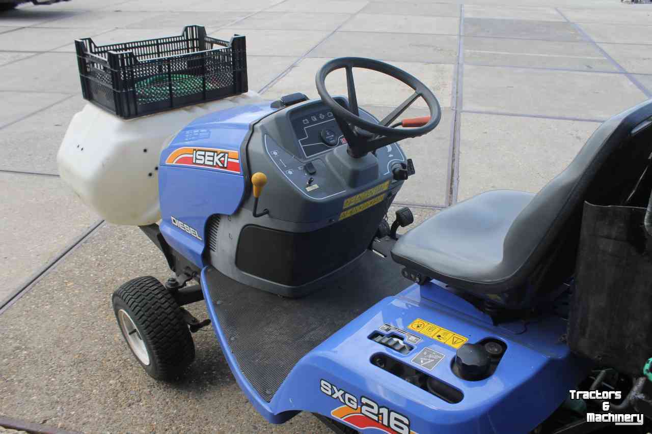 Gartentraktoren Iseki SXG216H diesel hydrostaat minitrekker met Weedmaster onkruidkoker heetwatermachine
