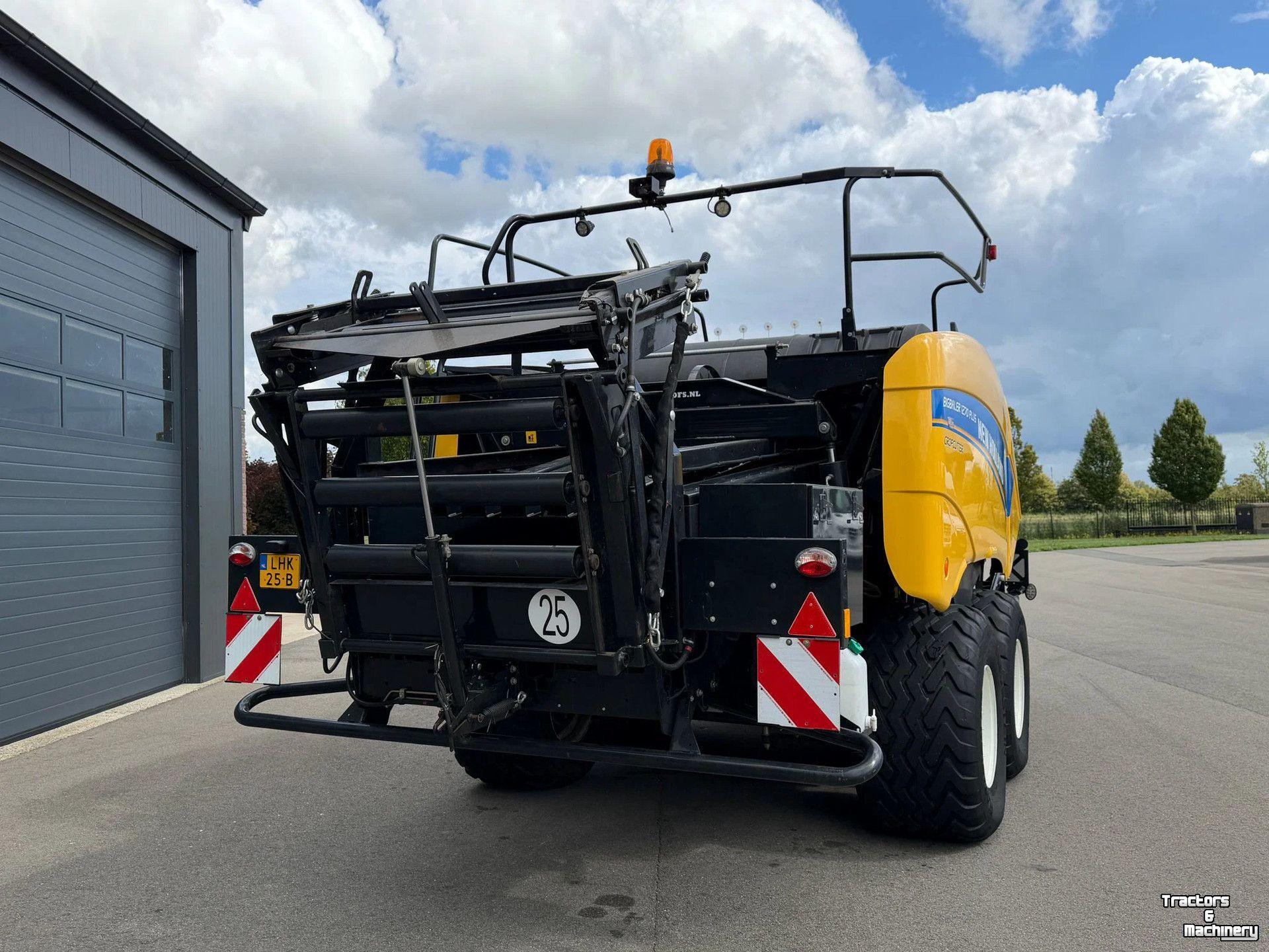 Pressen New Holland BIGBALER 1270 PLUS BigBaler 1270 Plus CropCutter Vierkante balenpers
