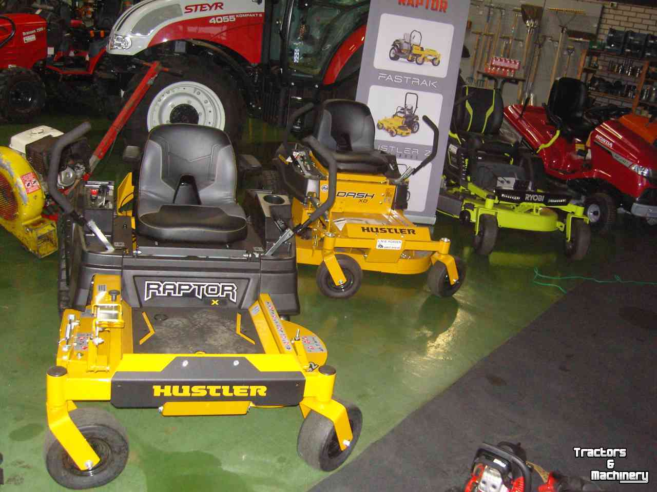 Aufsitzrasenmäher Hustler Dash/Raptor