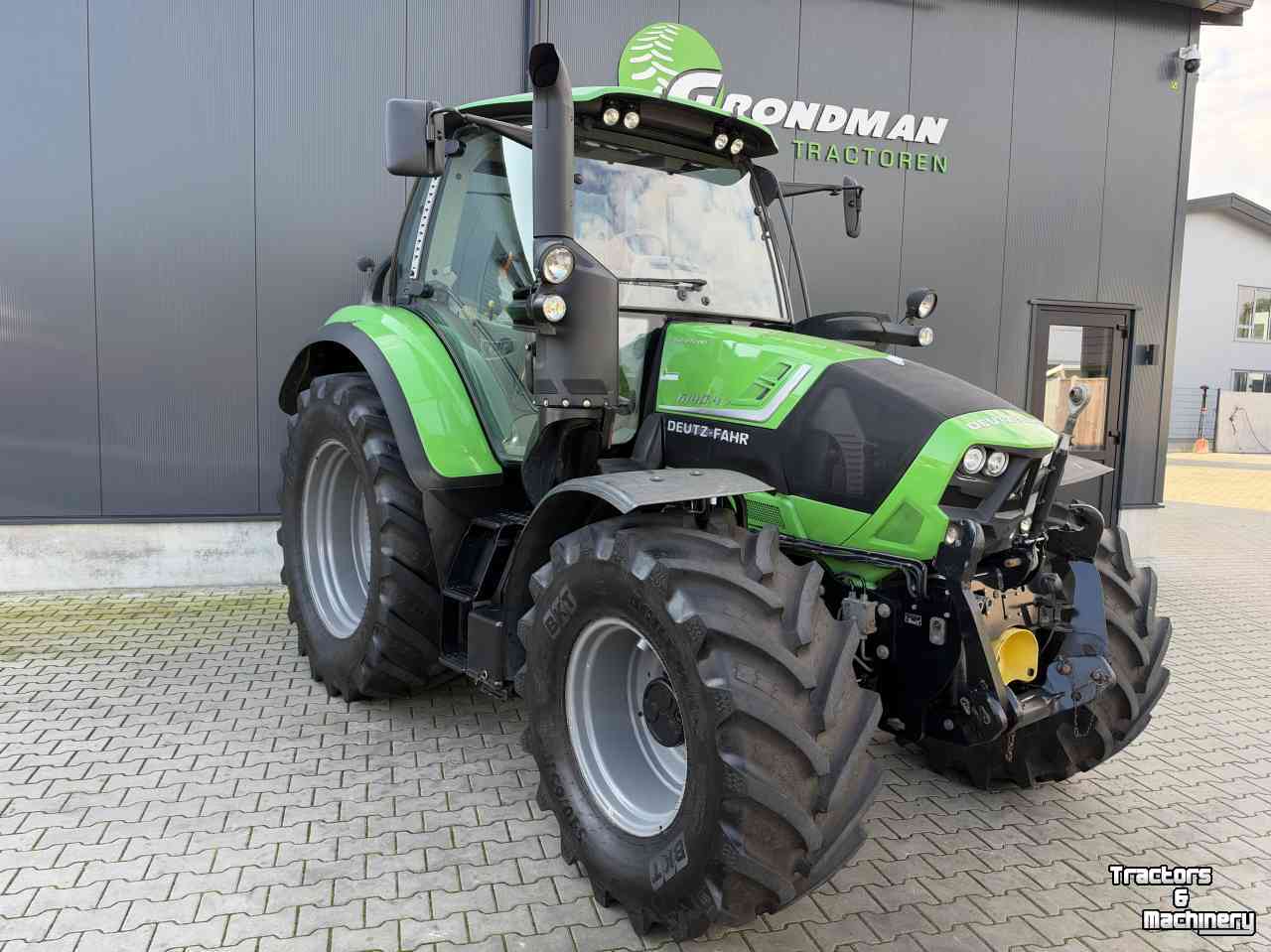 Schlepper / Traktor Deutz-Fahr Agrotron 6140.4