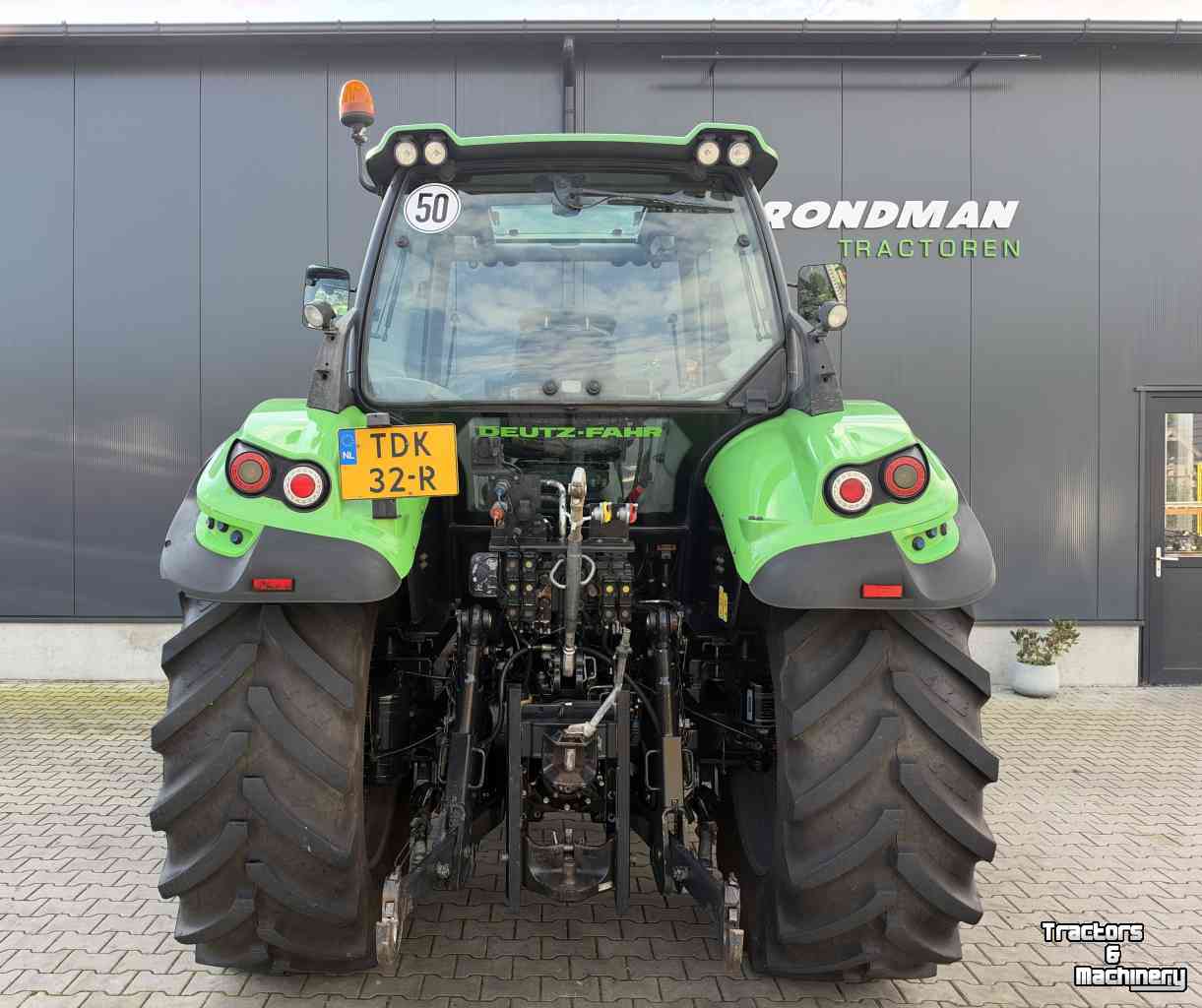 Schlepper / Traktor Deutz-Fahr Agrotron 6140.4