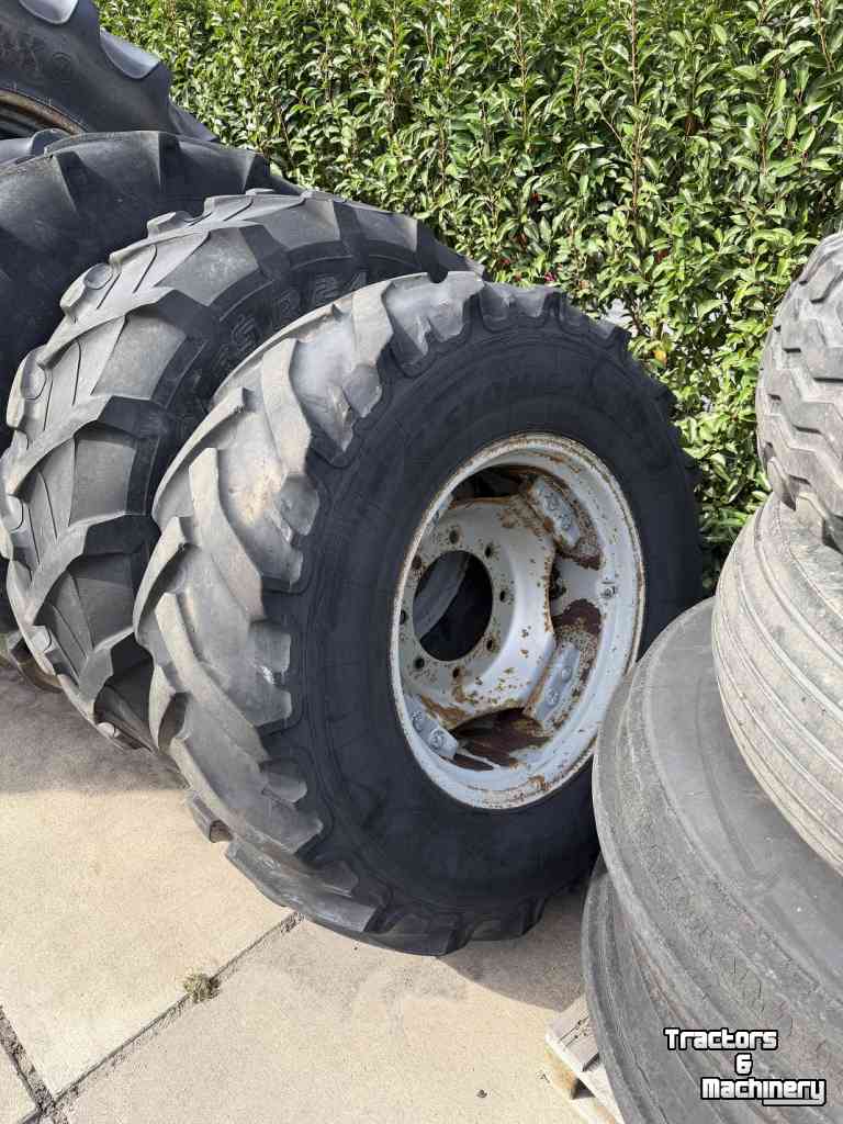 Räder, Reifen, Felgen & Distanzringe Case-IH set velgen 24 inch, met 14.9-24 banden erop