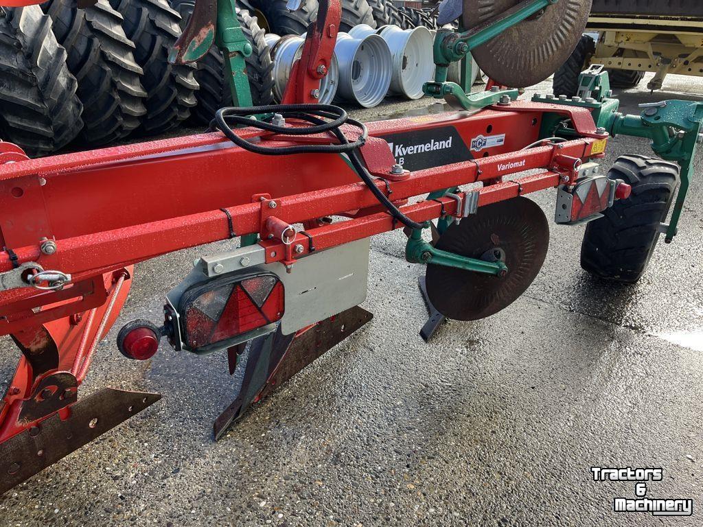 Pflüge Kverneland LB100-300