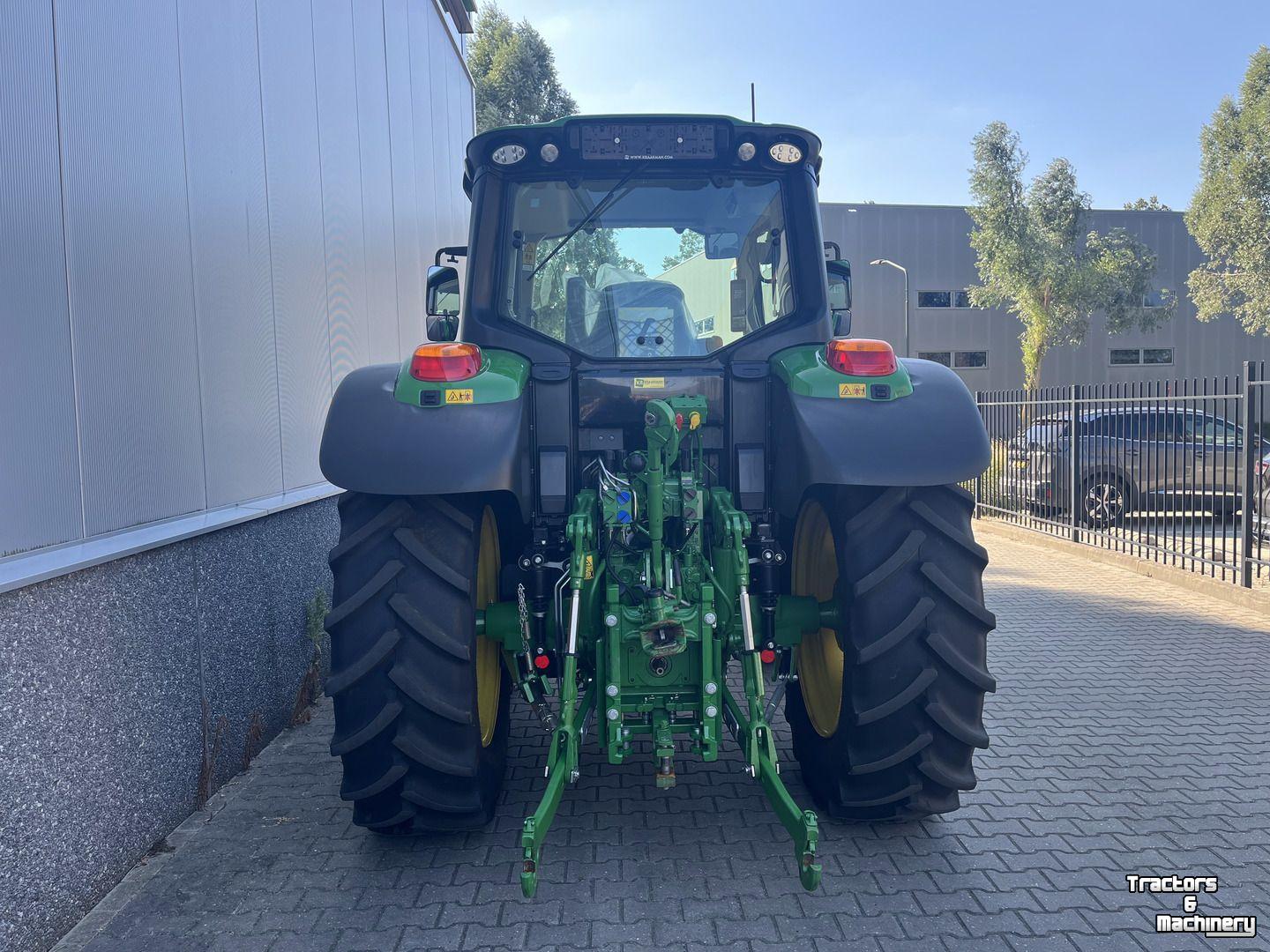Schlepper / Traktor John Deere 6100M