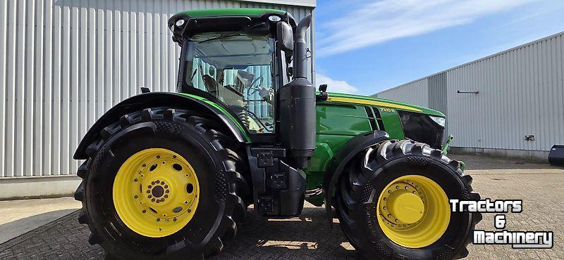Schlepper / Traktor John Deere 7310R