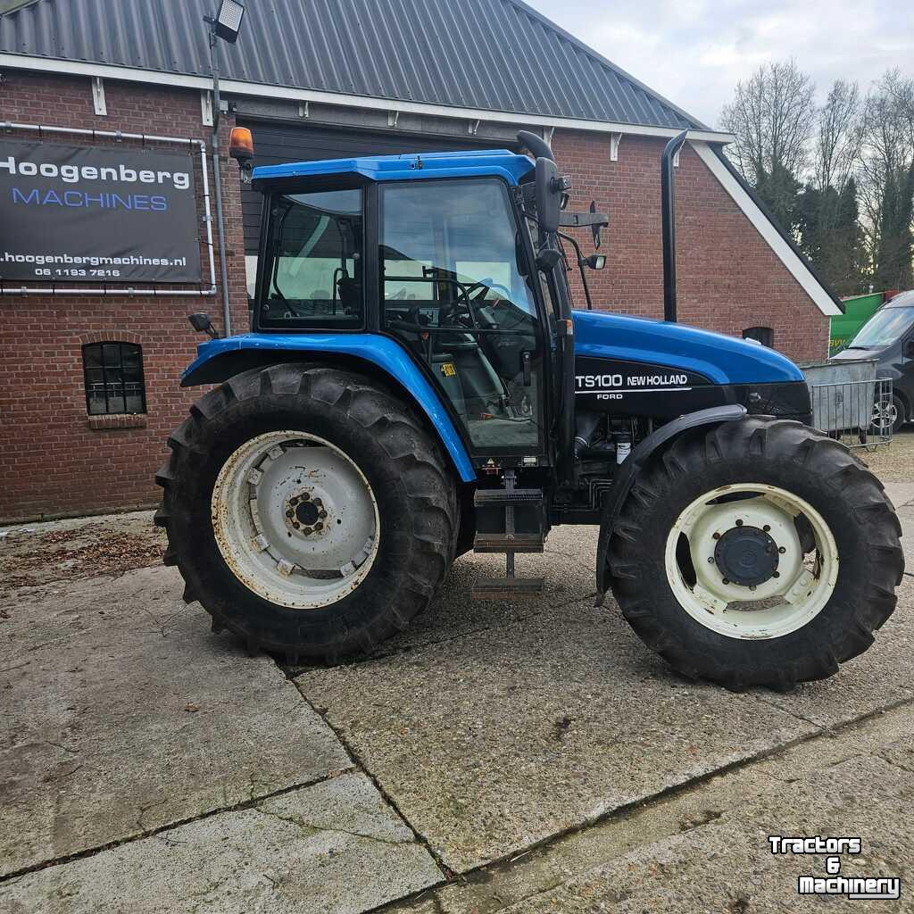 Schlepper / Traktor New Holland TS100