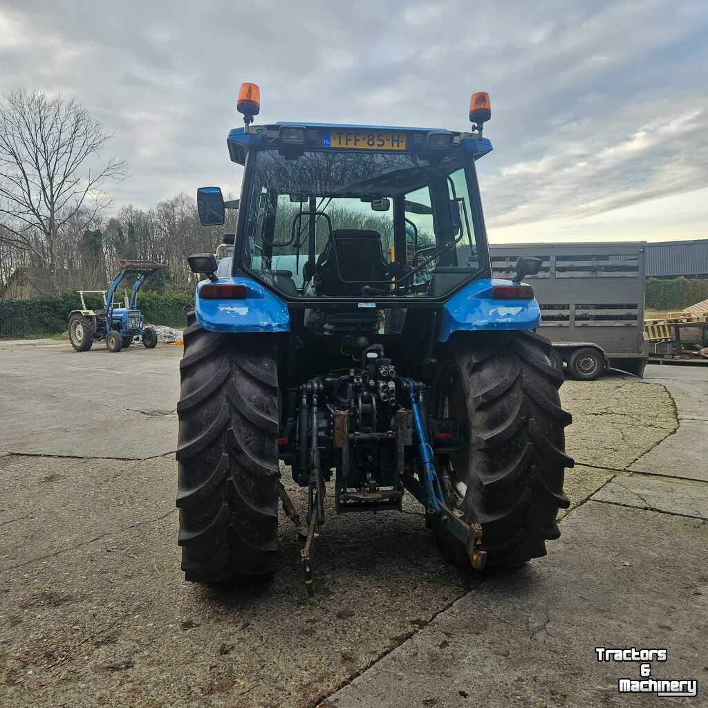 Schlepper / Traktor New Holland TS100