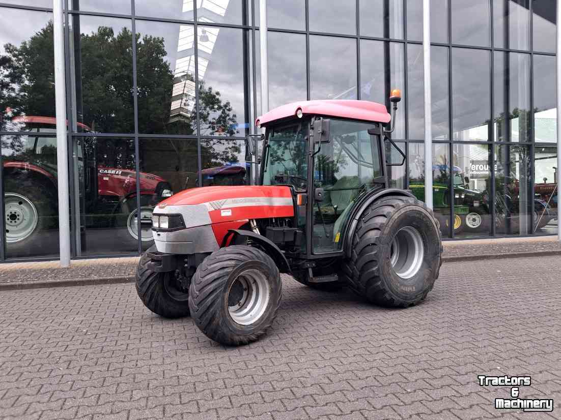 Schlepper / Traktor McCormick F-85-N