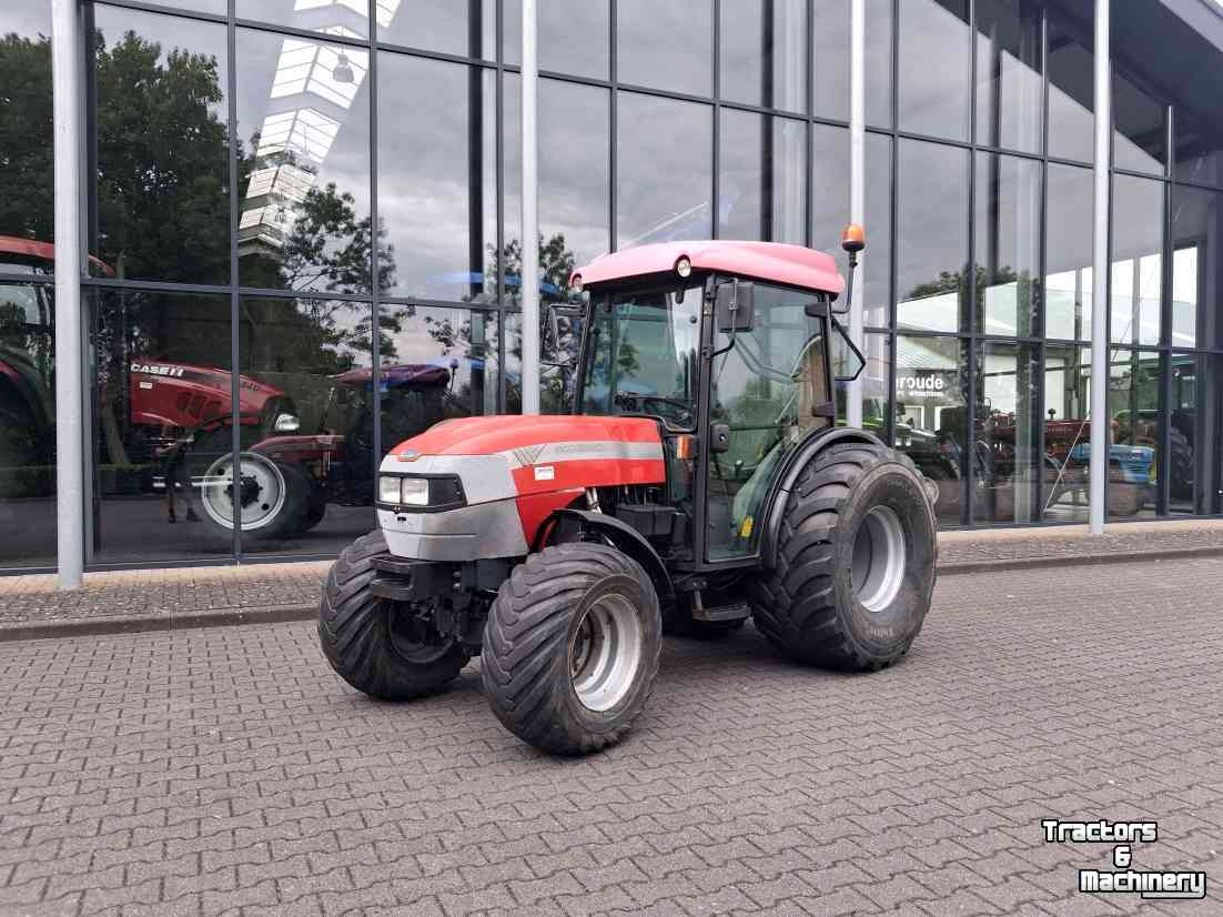 Schlepper / Traktor McCormick F-85-N