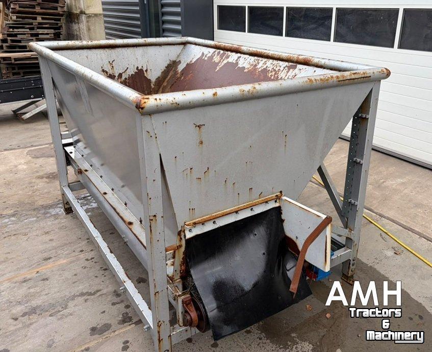 Förderband  2730X650 Bunker met uitvoerband+kantelaar, Feed hopper with discharge conveyor including bin tipper, Dosierbunker mit Austragsband inklusive Kistenkipper