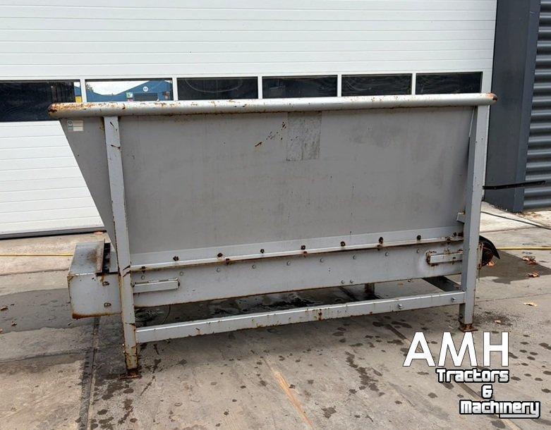 Förderband  2730X650 Bunker met uitvoerband+kantelaar, Feed hopper with discharge conveyor including bin tipper, Dosierbunker mit Austragsband inklusive Kistenkipper