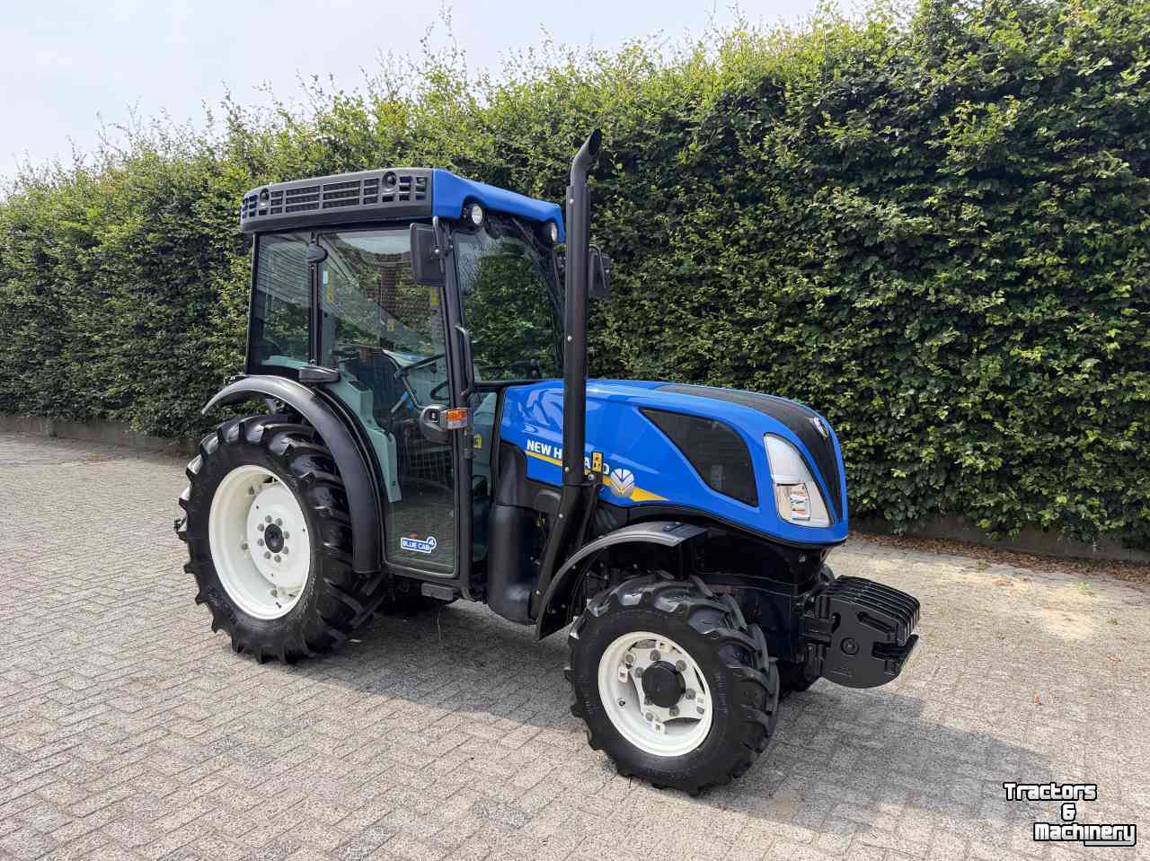 Obsttraktor New Holland T4.100v